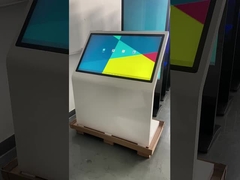 Touchscreen Kiosk Lcd 55 Zoll Wayfinding 4K Hd Boden Stehendes Selbstbedienungsbildschirm Interaktive Ausstellung
